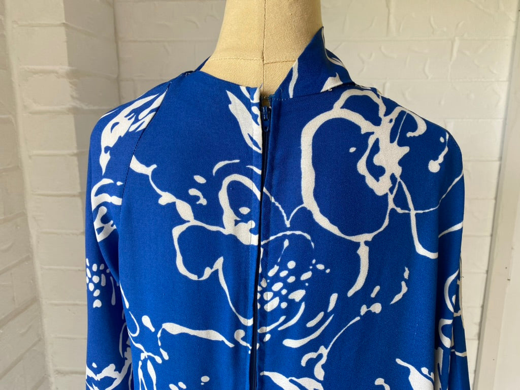 1970's One Sleeve Blue & White Floral Kaftan