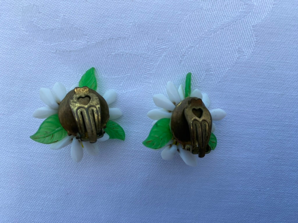 1950's Daisy Earrings