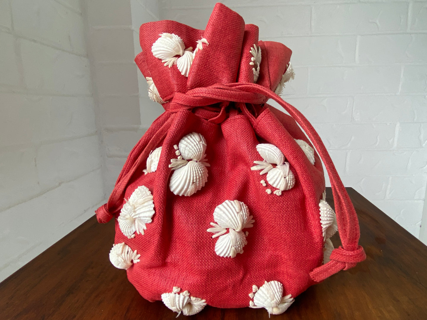 1950's Red Woven Panama Straw Drawstring Pouch Purse with Seashell Embellishment