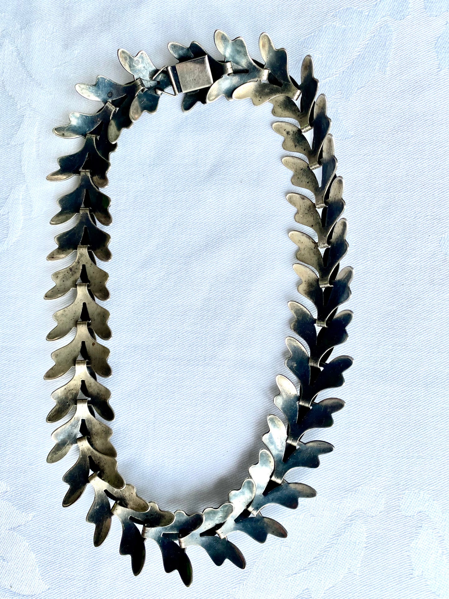 Vintage Articulated Leaf Design Silver Necklace