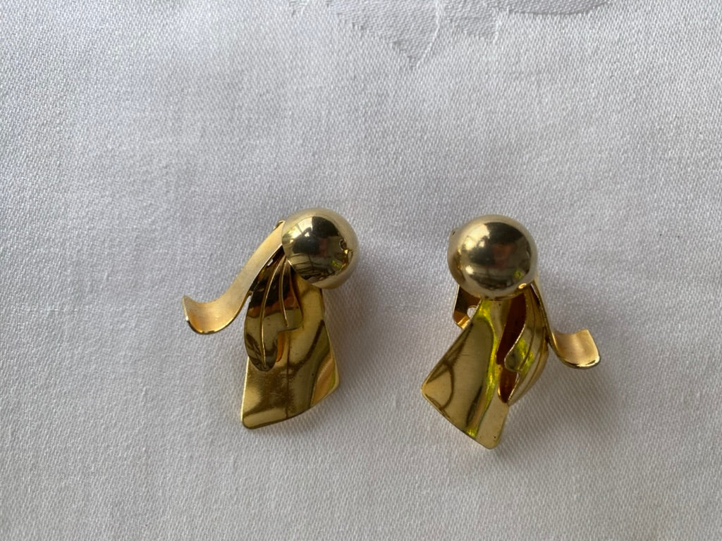 1950's Gold Plate Floral Motif Earrings