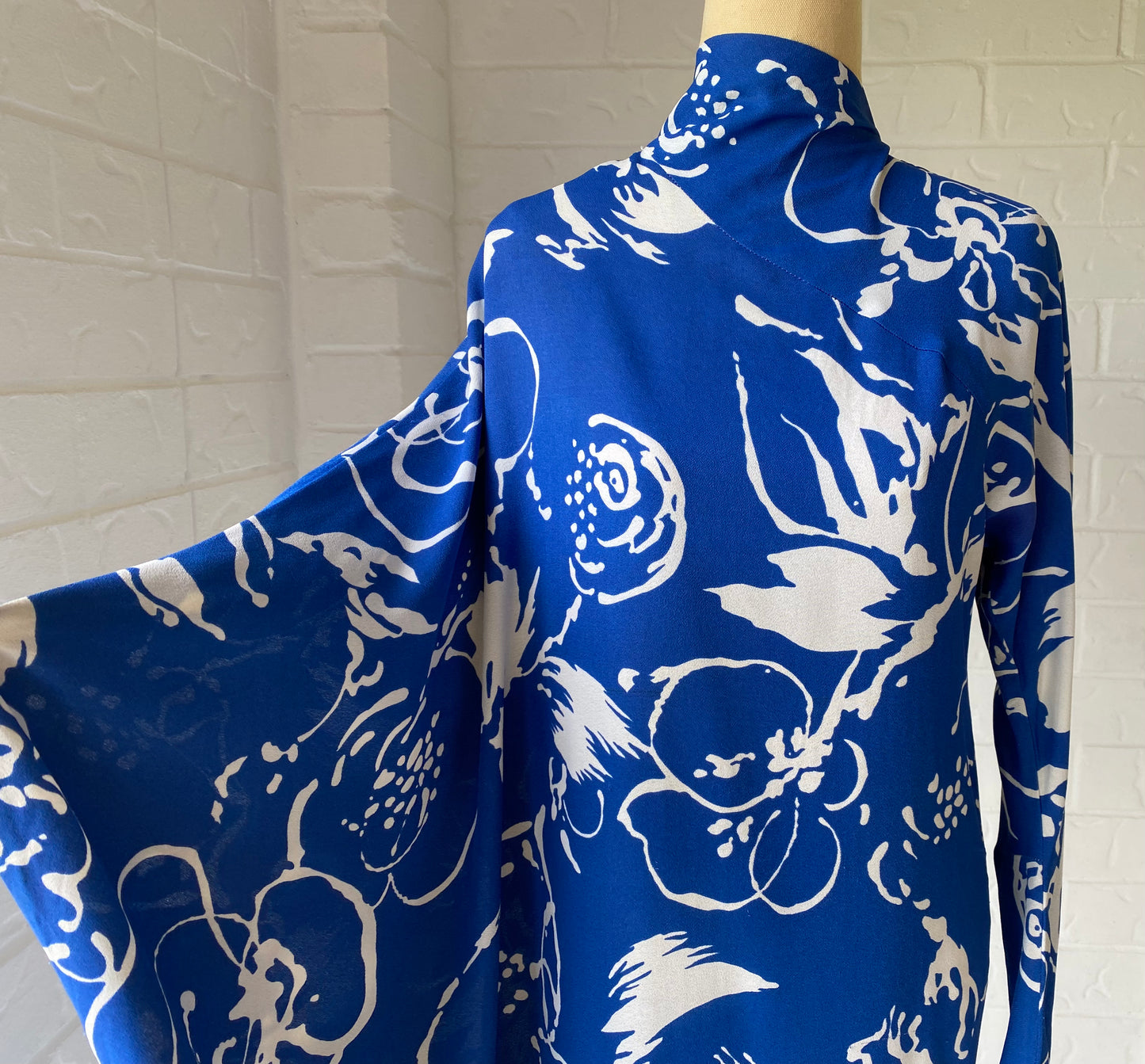 1970's One Sleeve Blue & White Floral Kaftan