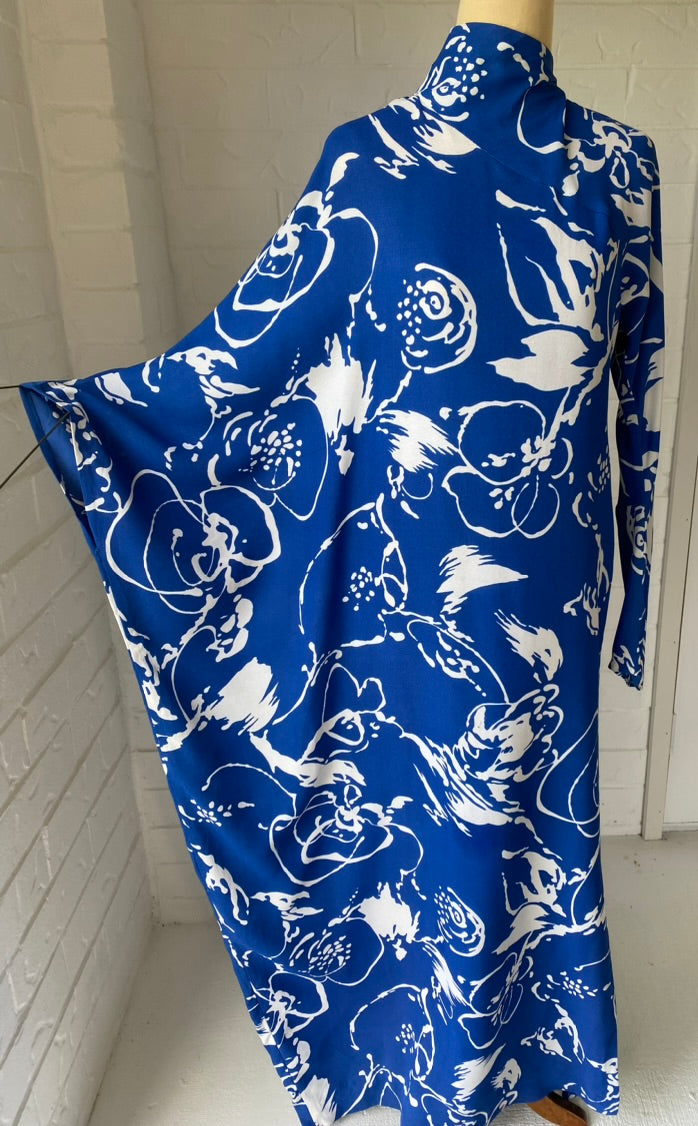 1970's One Sleeve Blue & White Floral Kaftan