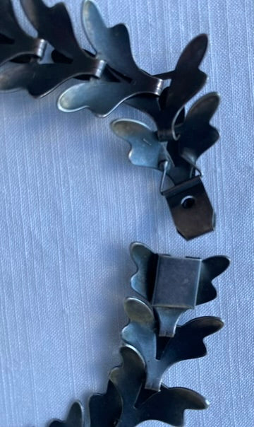 Vintage Articulated Leaf Design Silver Necklace