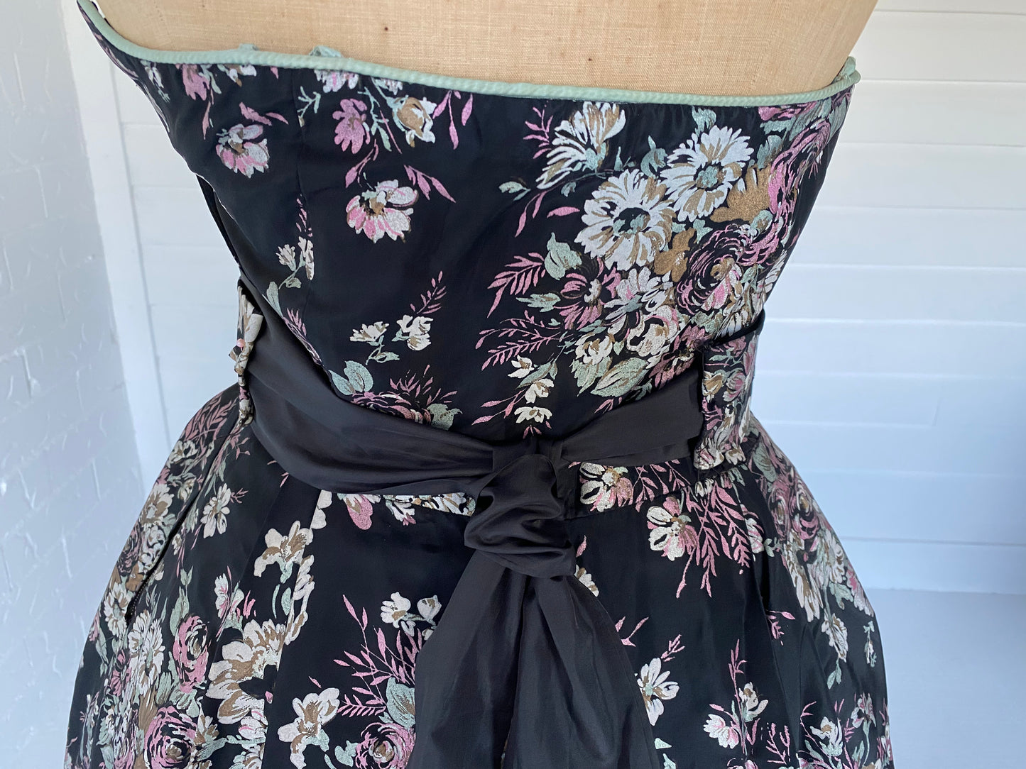 1950'S Oriental Flower Dress