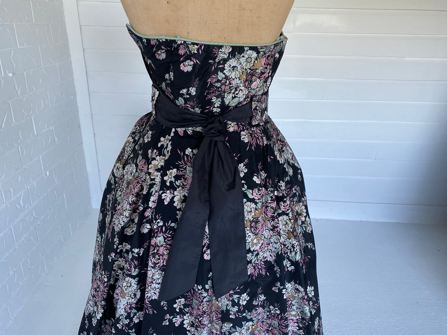 1950'S Oriental Flower Dress